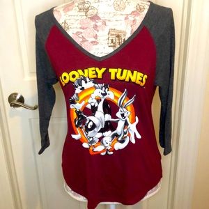 Warner Bro’s. Looney Toons MEDIUM size shirt